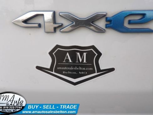 Used 2023 Jeep Wrangler Sahara w/ Cold Weather Group AWD/4WD image 5