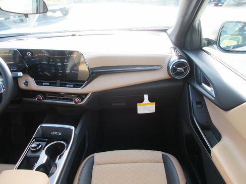 New 2026 Chevrolet Equinox ACTIV w/ Convenience Package III image 17