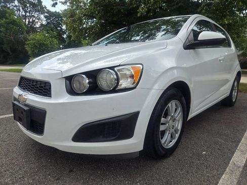 Used 2015 Chevrolet Sonic LT FWD image 1