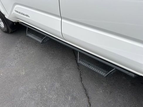 Used 2024 Toyota Tacoma SR5 image 29