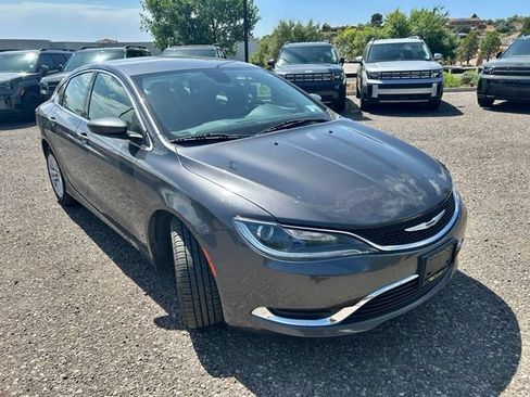 Used 2015 Chrysler 200 Limited FWD image 4