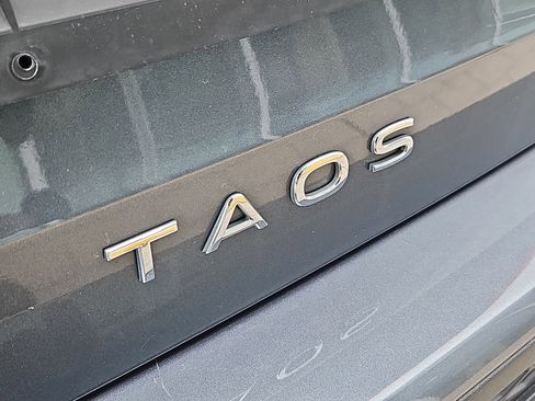 Certified 2022 Volkswagen Taos S image 6