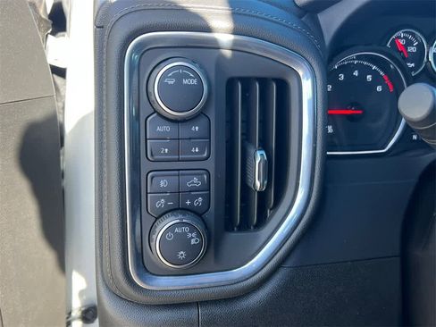 Used 2021 Chevrolet Silverado 1500 RST image 28