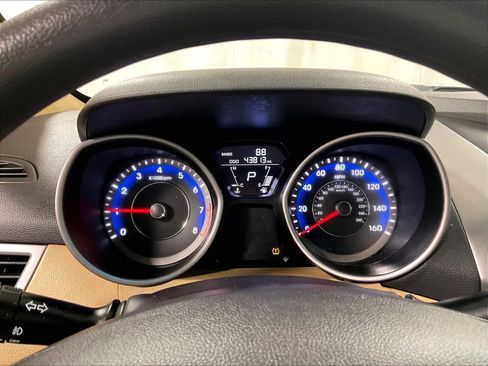 Used 2013 Hyundai Elantra GLS w/ Preferred Pkg image 24