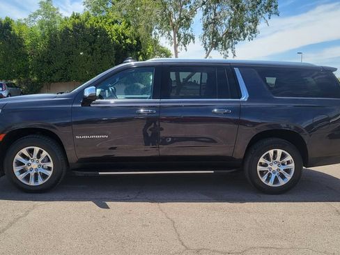 Used 2023 Chevrolet Suburban Premier AWD/4WD image 5