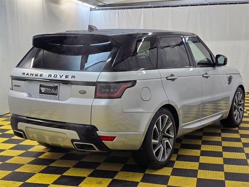 Used 2019 Land Rover Range Rover Sport HSE Dynamic image 3