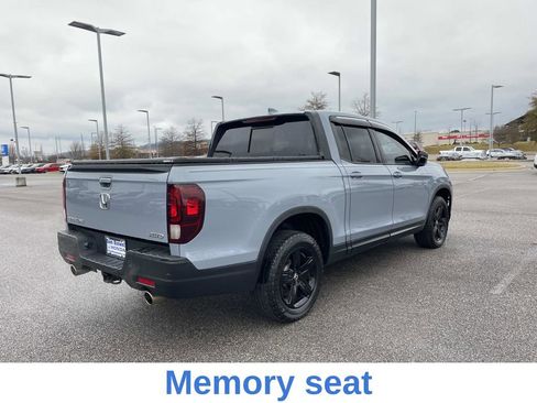 Used 2023 Honda Ridgeline Black Edition image 3