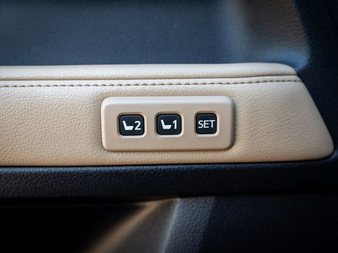 Used 2014 Toyota 4Runner Limited image 44