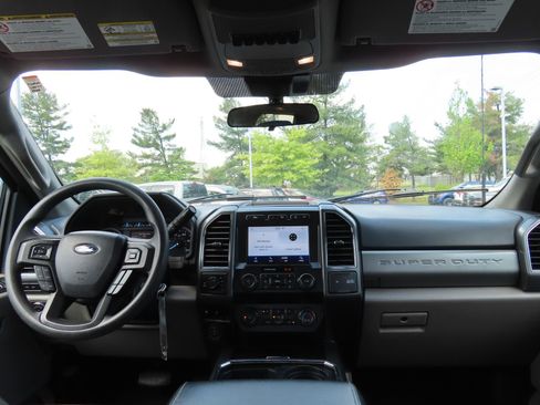 Used 2022 Ford F250 XLT w/ XLT Premium Package AWD/4WD image 17