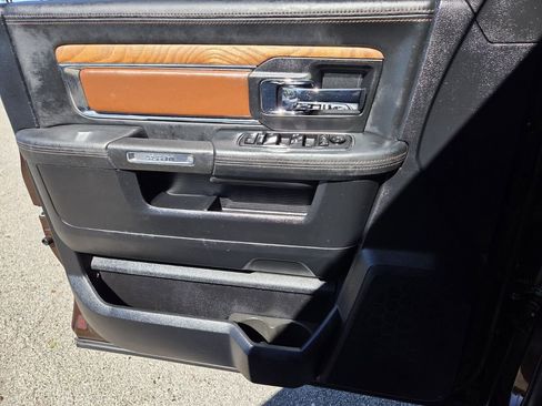 Used 2015 RAM 2500 Longhorn w/ Convenience Group image 33