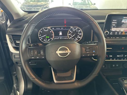 Used 2025 Nissan Rogue SV AWD/4WD image 14