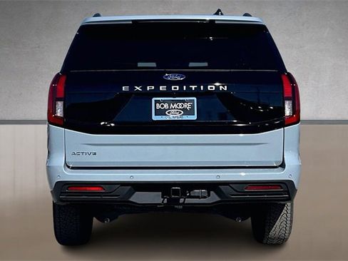New 2026 Ford Expedition Active image 4