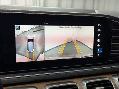 Used 2023 Mercedes-Benz GLS 450 4MATIC image 15