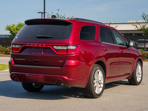 Used 2024 Dodge Durango GT RWD image 7