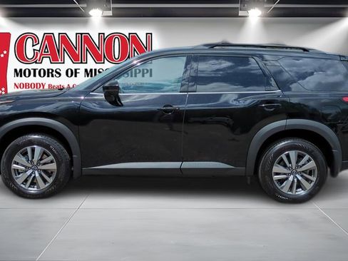 New 2026 Nissan Pathfinder SL FWD image 8