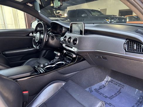 Used 2021 Kia Stinger GT-Line image 12
