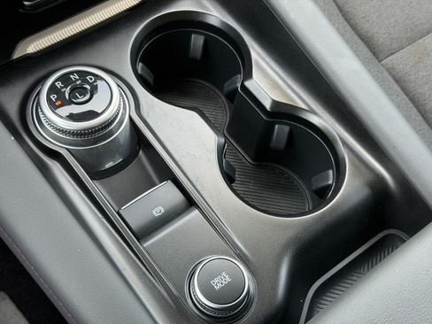 Used 2025 Ford Explorer Active RWD image 29