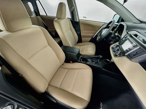 Used 2013 Toyota RAV4 LE FWD image 28