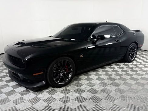 Used 2022 Dodge Challenger R/T Scat Pack w/ Plus Package RWD image 2