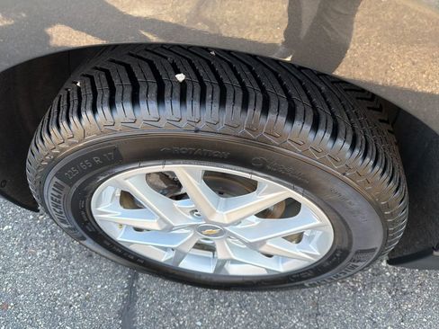 Used 2023 Chevrolet Equinox LT image 29