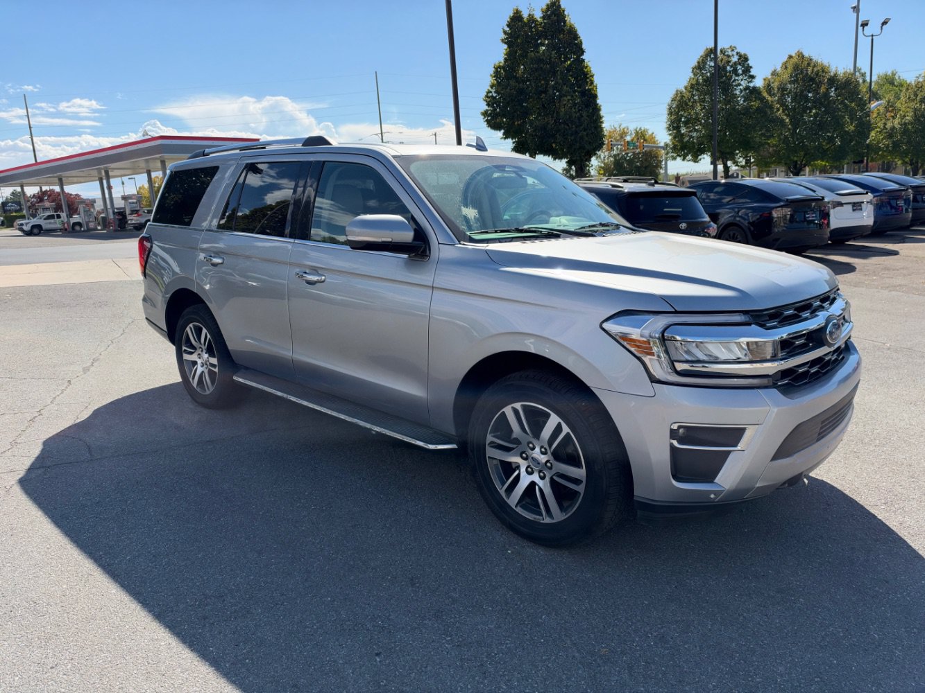 Used 2023 Ford Expedition Limited AWD/4WD image 7
