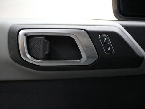 Used 2022 Ford Bronco Badlands image 22