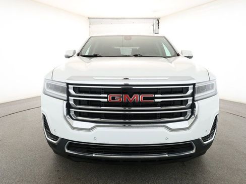 Used 2023 GMC Acadia SLE image 2