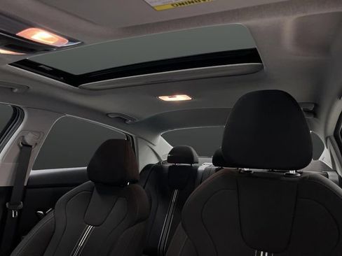 Used 2024 Hyundai Elantra SEL w/ Convenience Package image 7