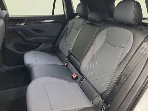 Used 2025 Volkswagen Tiguan SE R-Line FWD image 10