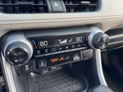 Used 2019 Toyota RAV4 XLE w/ Convenience Package image 32