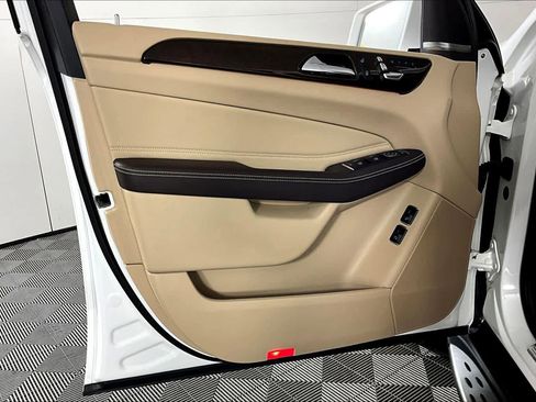 Used 2018 Mercedes-Benz GLS 450 4MATIC image 19