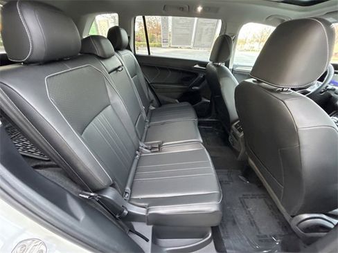 Used 2022 Volkswagen Tiguan SE image 18