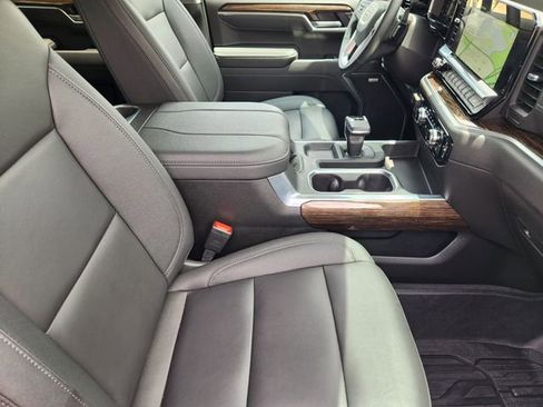 Used 2026 GMC Sierra 1500 Elevation w/ Elevation Premium Package AWD/4WD image 14