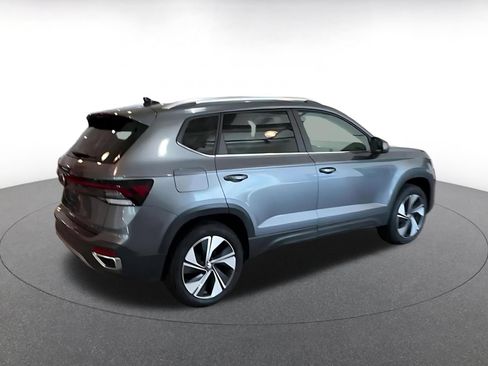 Used 2026 Volkswagen Taos SE AWD/4WD image 10