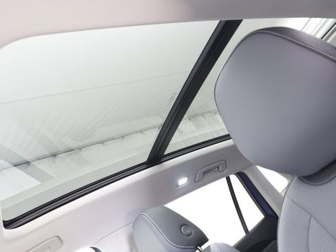 New 2026 Volkswagen Tiguan SE image 14