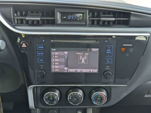 Used 2017 Toyota Corolla L FWD image 16