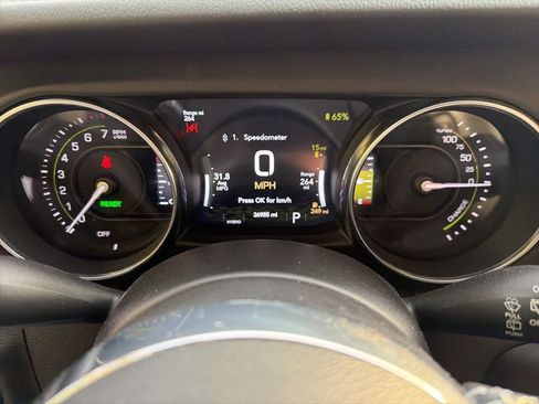 Used 2023 Jeep Wrangler Unlimited Sahara image 13