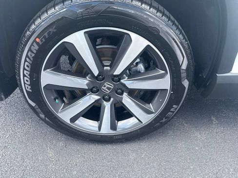 Used 2023 Honda Pilot Touring image 13