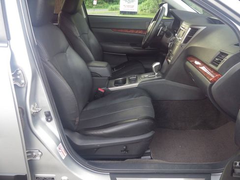 Used 2012 Subaru Outback 2.5i Limited AWD/4WD image 14