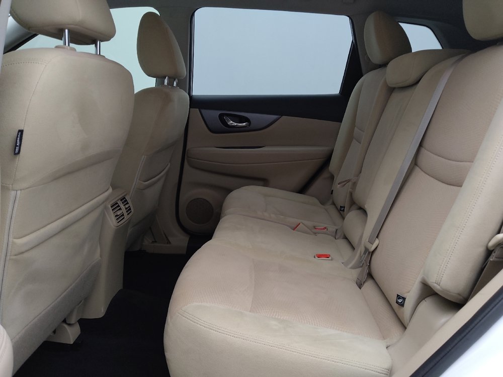Used 2016 Nissan Rogue S FWD image 18