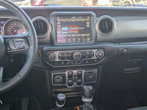 Used 2023 Jeep Gladiator Willys image 13