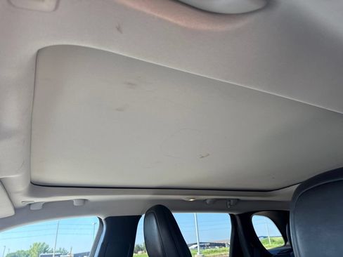 Used 2019 Jeep Cherokee Limited AWD/4WD image 11
