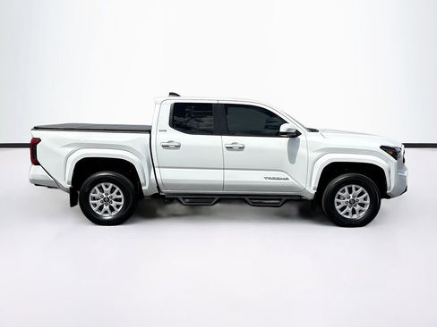Certified 2024 Toyota Tacoma SR5 image 4