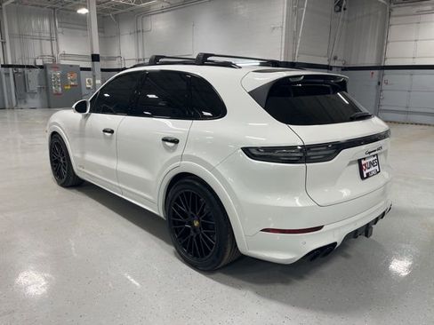 Used 2021 Porsche Cayenne GTS w/ Premium Package Plus image 4