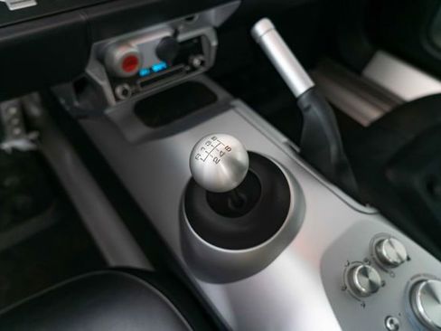 Used 2005 Ford GT image 21