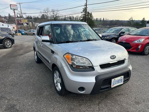 Used 2011 Kia Soul + image 4