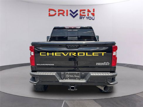 Used 2022 Chevrolet Silverado 2500 High Country AWD/4WD image 5