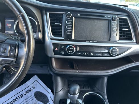 Used 2018 Toyota Highlander Plus image 39