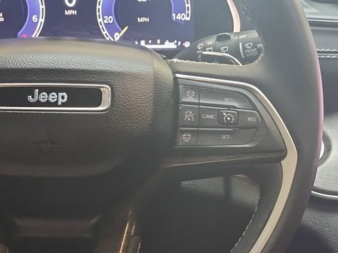 Used 2024 Jeep Grand Cherokee L Limited AWD/4WD image 19