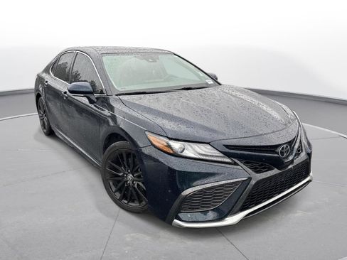 Used 2021 Toyota Camry XSE w/ Navigation Package image 4